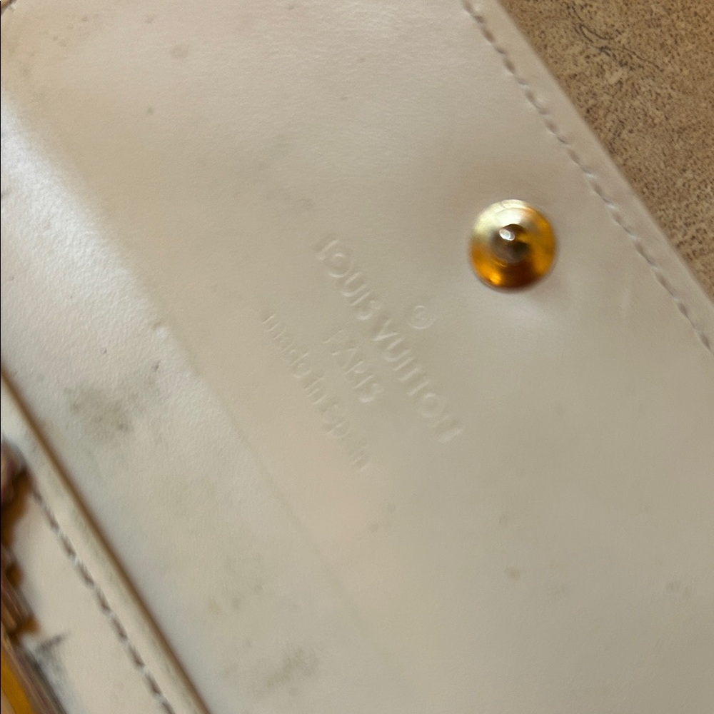 Louis Vuitton Beige Monogram Key Case - Picture 4 of 5